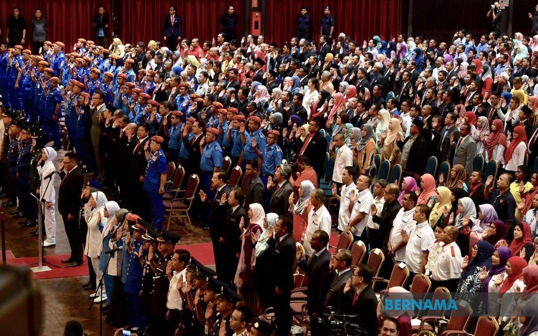 2 juta penjawat awam dan pesara dapat ‘duit raya’ RM500, RM250