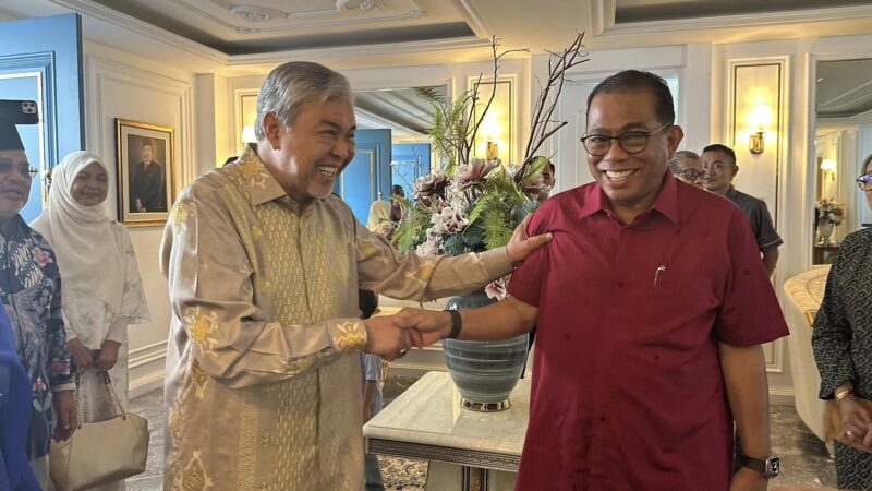 PAS tidak boleh ‘move on’, cemburu lihat sesiapa berkawan dengan ‘jandanya’ DAP – Khaled Nordin