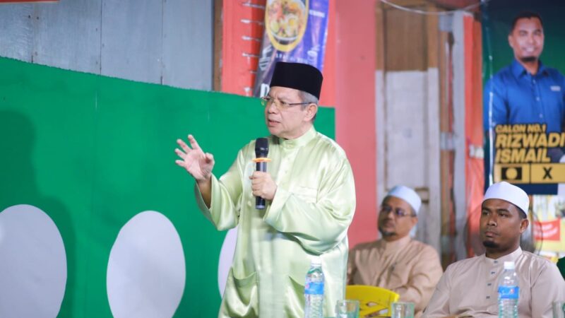 Saifuddin beritahu kerajaan GST, SST tak sama –  rakyat akan dibebani ‘penyakit ekonomi 3 serangkai’ tidak lama lagi