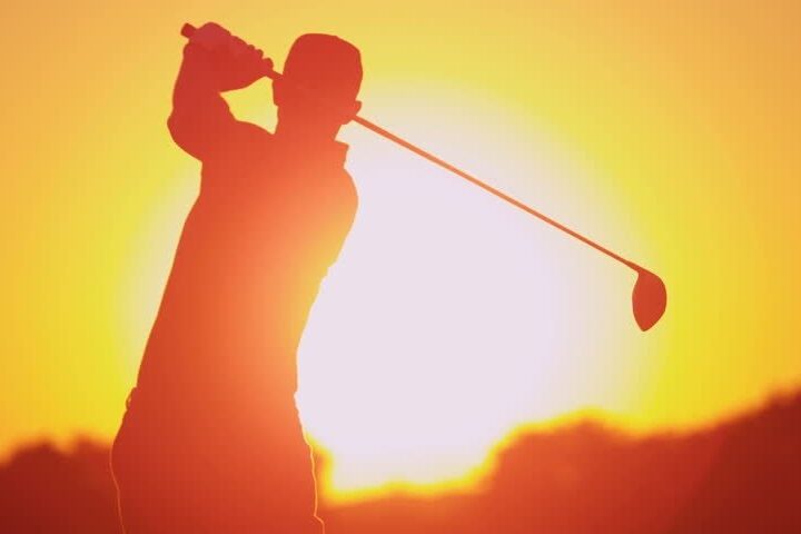 Golf di tengah panas. Minuman apa terbaik untuk kekal cergas dan sihat?