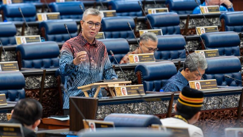 Tengku Zafrul ‘panaskan’ UMNO, ‘hangatkan’ politik dalaman PKR