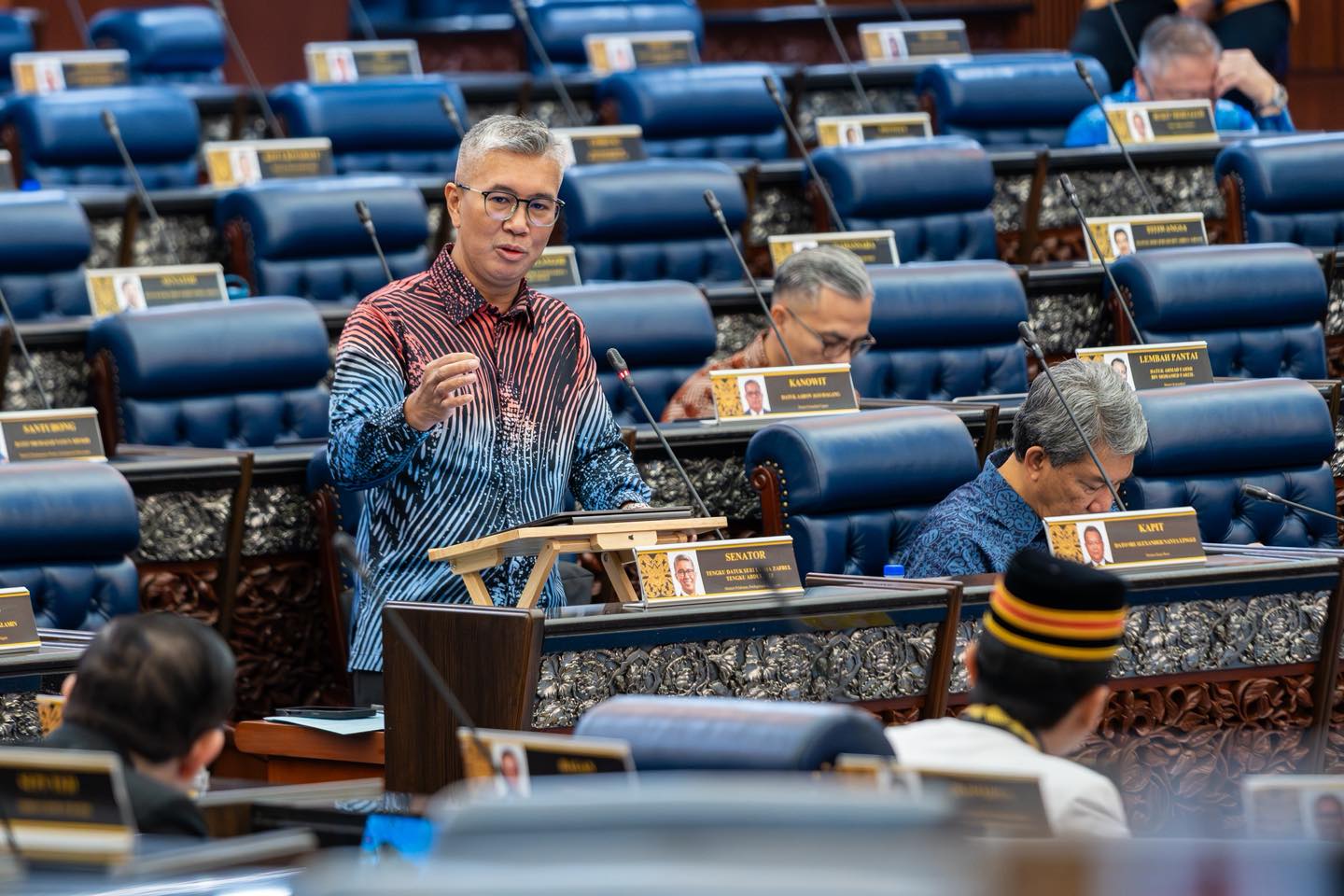 Tengku Zafrul ‘panaskan’ UMNO, ‘hangatkan’ politik dalaman PKR