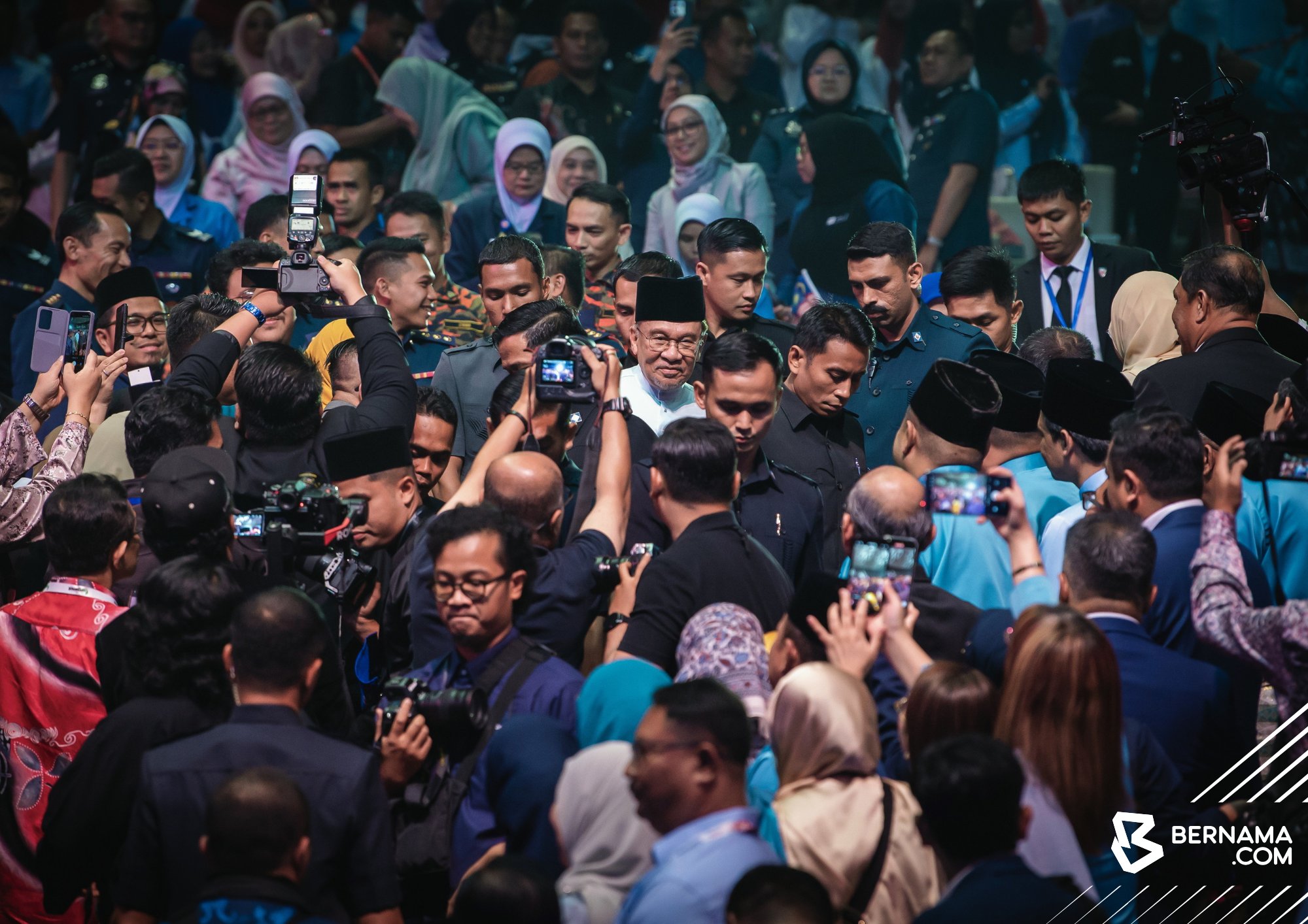 PM umum 5 inisiatif baharu untuk penjawat awam, tingkat kesejahteraan dan kecekapan