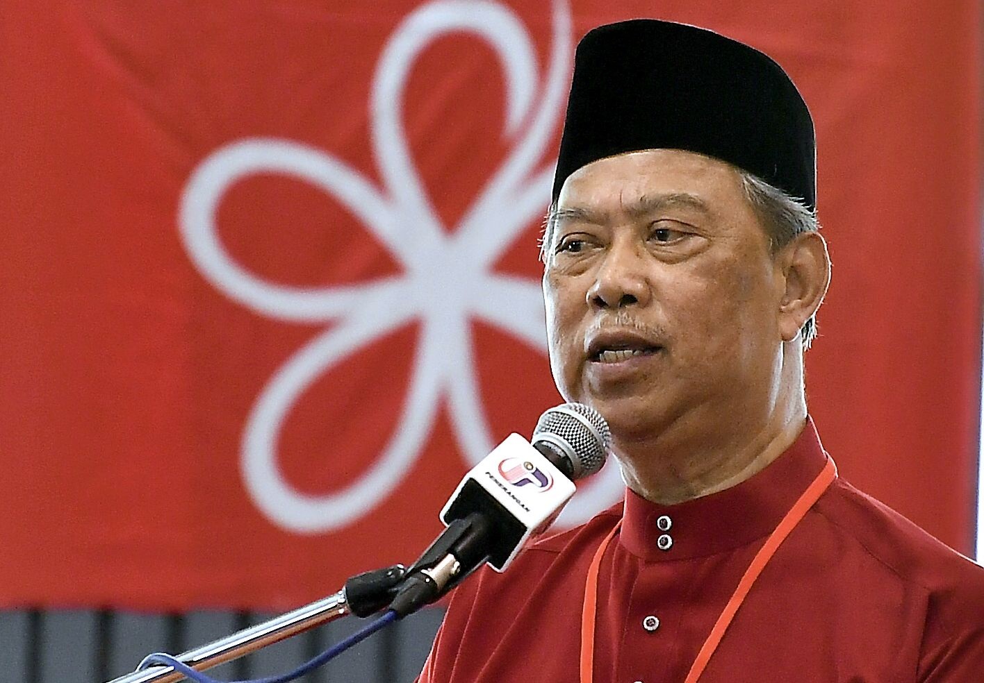 Bersatu calonkan Muhyiddin PM ke-11, beliau tegaskan Hamzah kekal sahabat karib