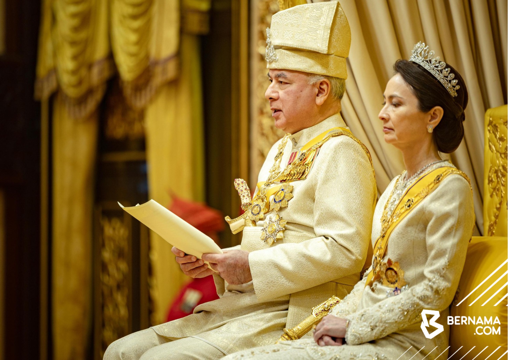 “Negara ini bukan rumah sengketa, tempat insan mabuk kuasa” – Sultan Nazrin