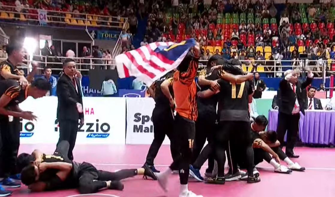 Bersejarah! Malaysia takluk Thailand selepas tunggu 34 tahun untuk emas regu sepak takraw di Sukan SEA