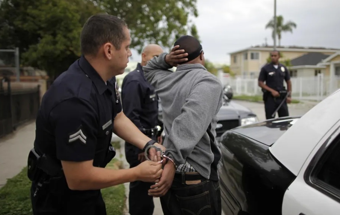 Lelaki ditahan susulan perbuatan tidak senonoh ‘londeh seluar’ semasa seminar pelajar sekolah